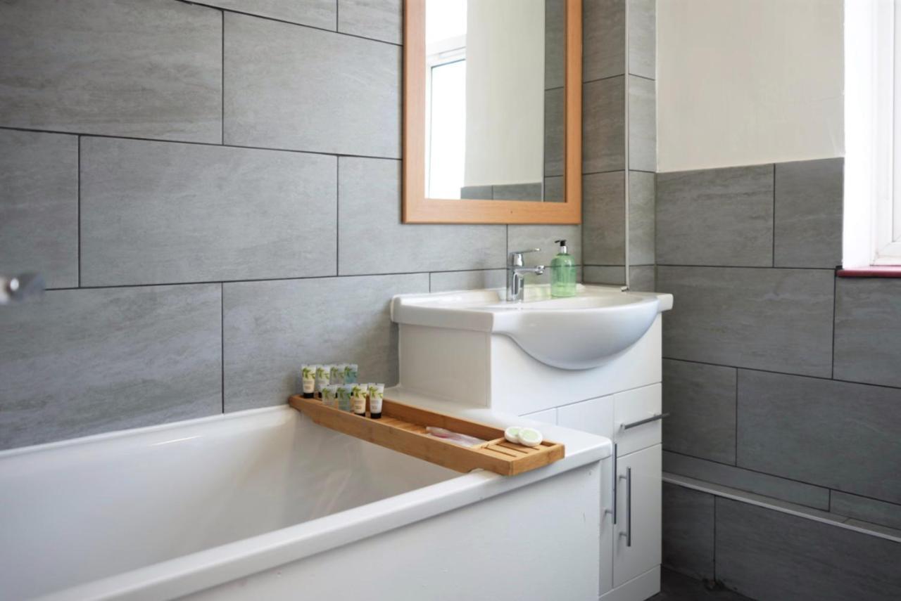 Sophie Place In Vauxhall - 3 Double Beds, 1 Sofa Bed, Spacious London Exterior foto